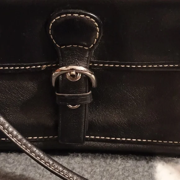 Coach - Picture 2 of 10